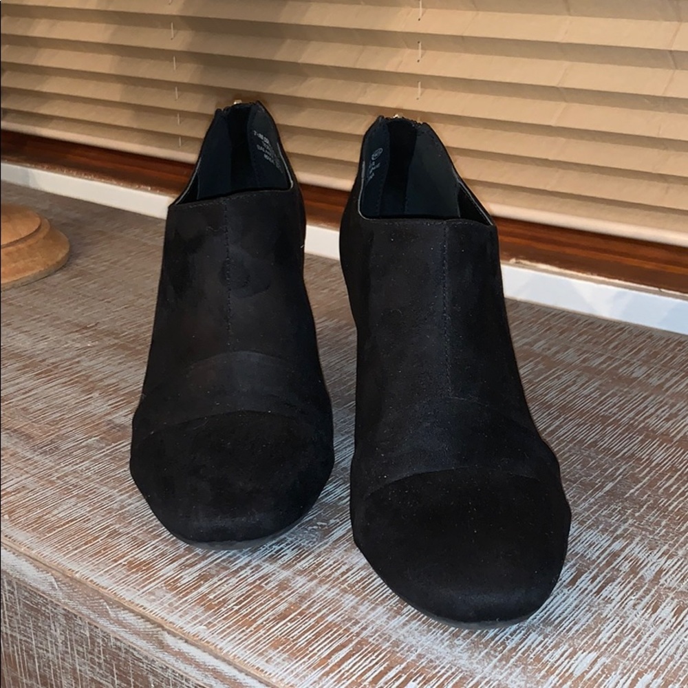BLACK SUEDE SHOOTIE